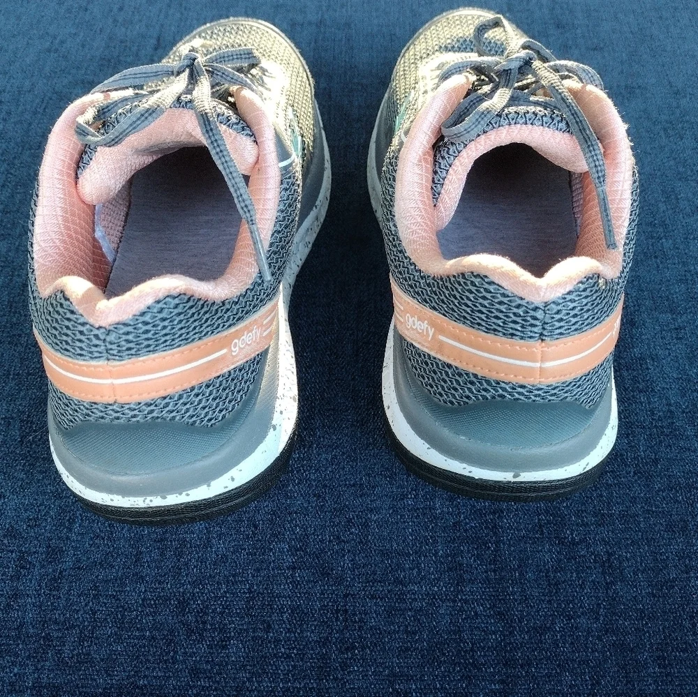Gdefy Gravity Defyer Mighty Walk Women’s Shoes US Size 7.5 Gray/Salmon.